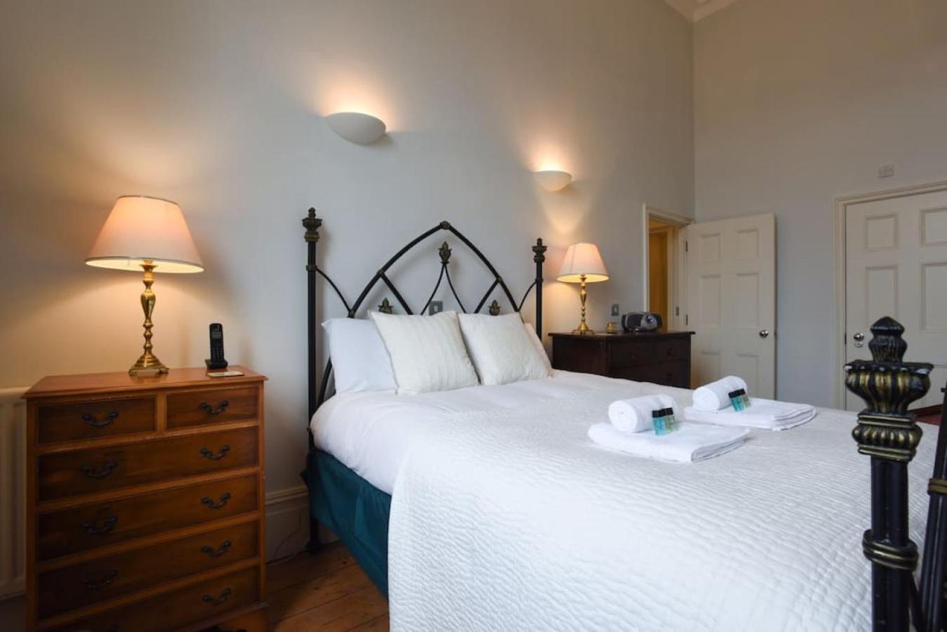 Air Maison - Naval Officers Quarters Flat *