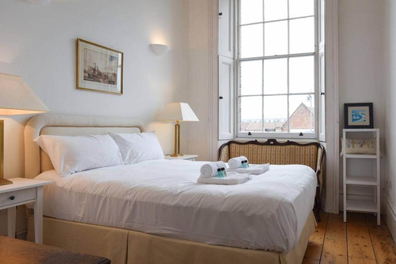 Air Maison - Naval Officers Quarters Flat
