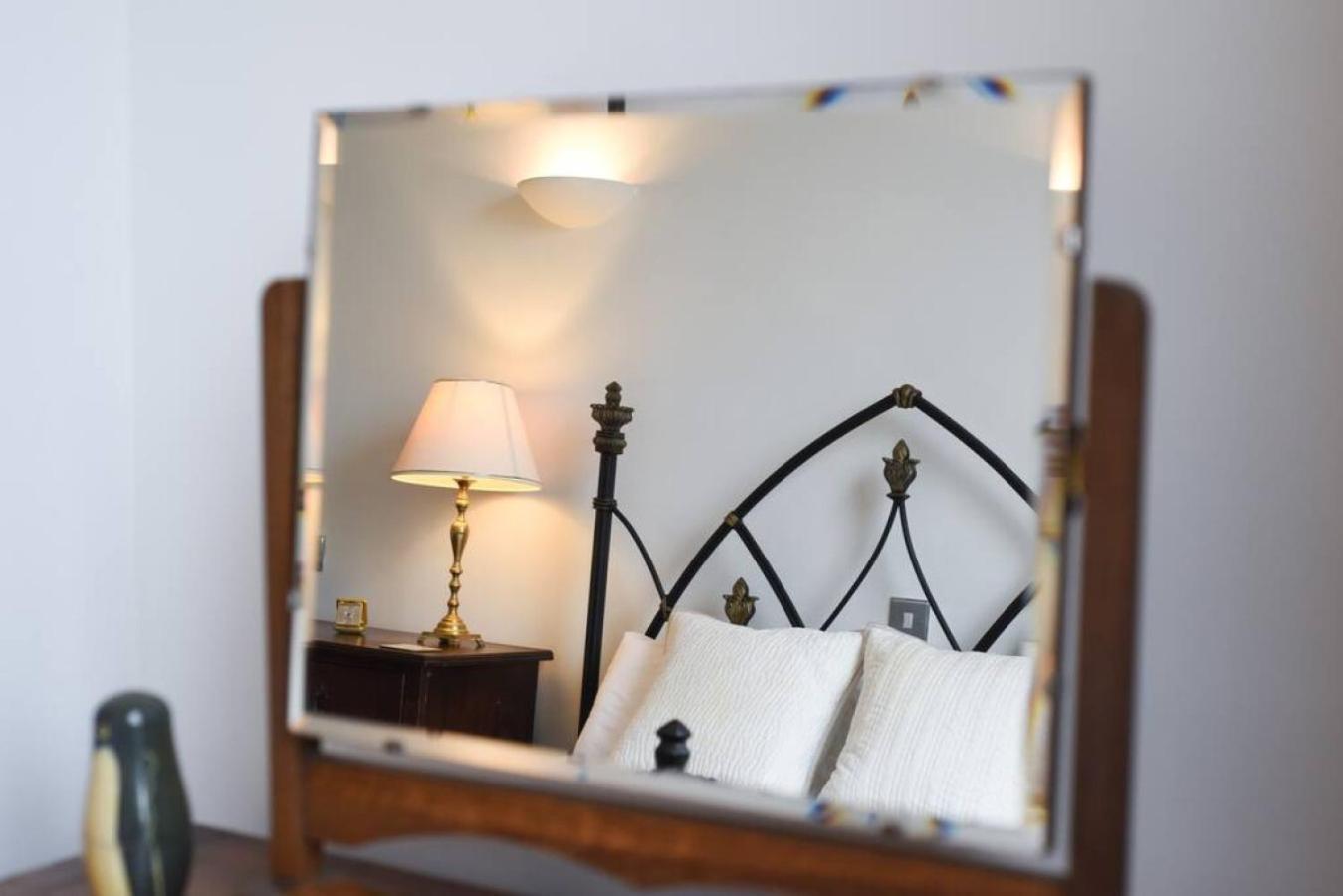 Air Maison - Naval Officers Quarters Flat