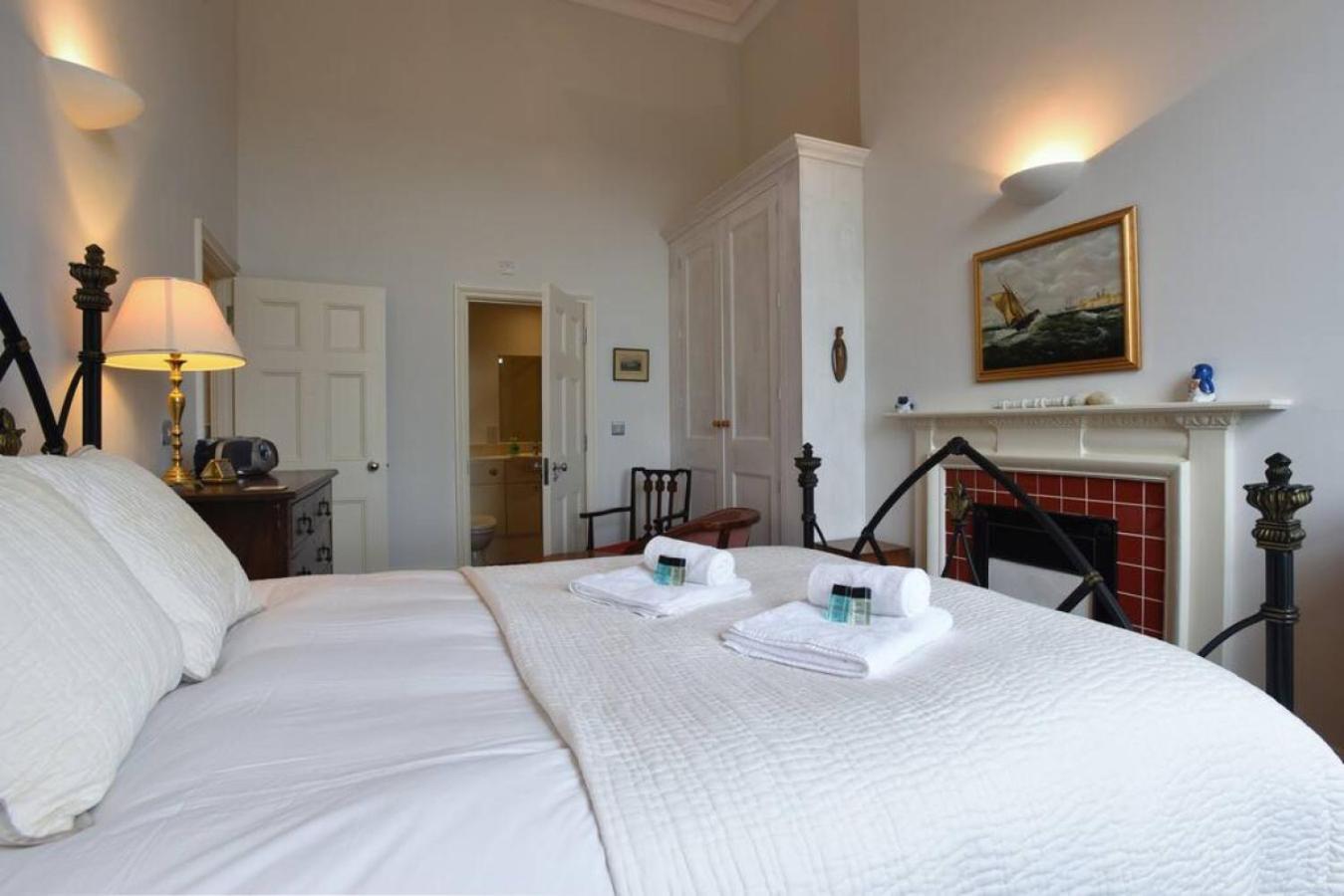 Air Maison - Naval Officers Quarters Flat
