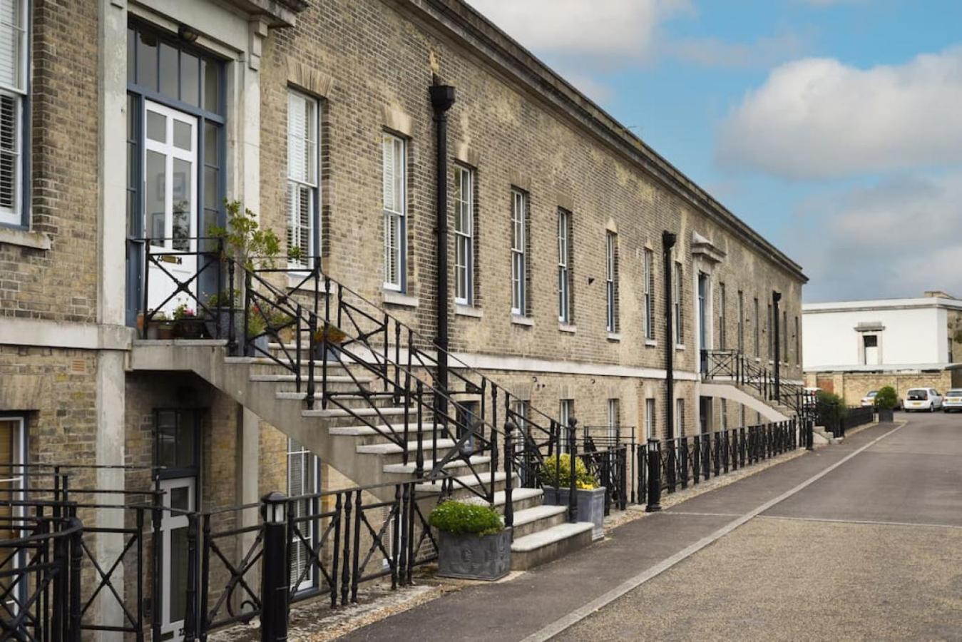 Air Maison - Naval Officers Quarters Flat Holiday home *